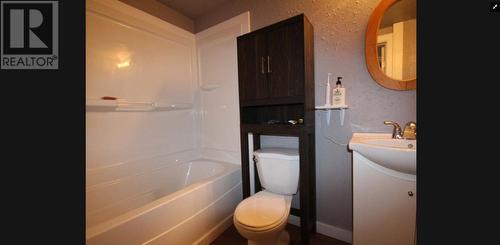 1310 108 Avenue, Dawson Creek, BC - Indoor Photo Showing Bathroom