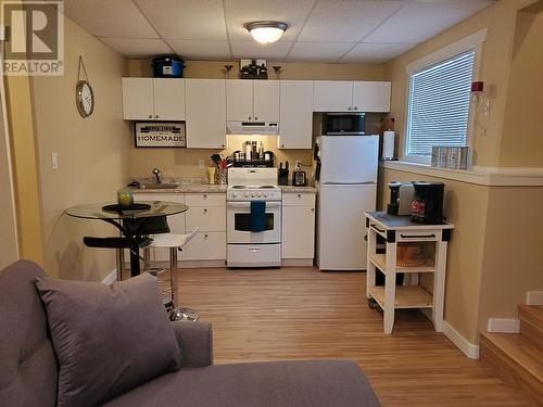 10209 17 Street Unit# 110, Dawson Creek, BC - Indoor Photo Showing Kitchen