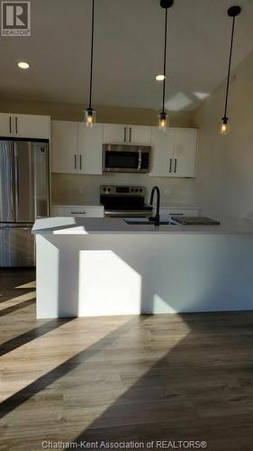 26 Landings Pass, Chatham, ON - Indoor Photo Showing Kitchen
