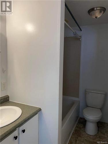 694 Appleby Street, Bathurst, NB - Indoor Photo Showing Bathroom