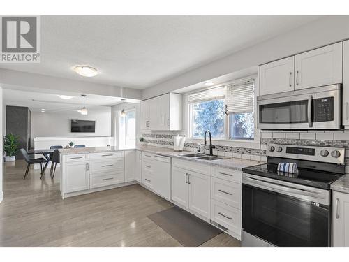 120 Homer Road, Kelowna, BC - Indoor Photo Showing Kitchen With Double Sink