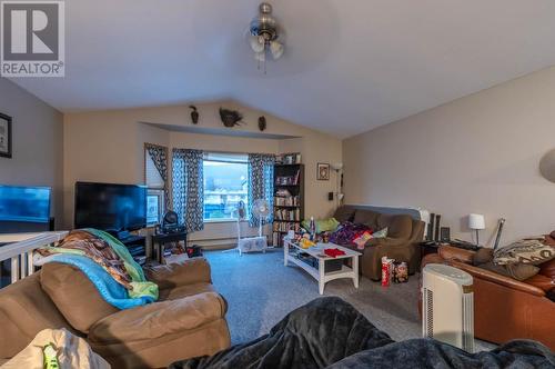 874 Weyburn Street Unit# 101-102, Penticton, BC - Indoor Photo Showing Living Room