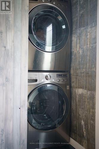 21569 Loyalist Pkwy, Prince Edward County, ON - Indoor Photo Showing Laundry Room
