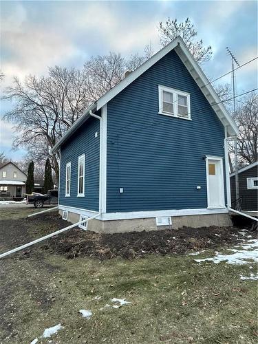125 Stanley Avenue, Pilot Mound, MB - Outdoor