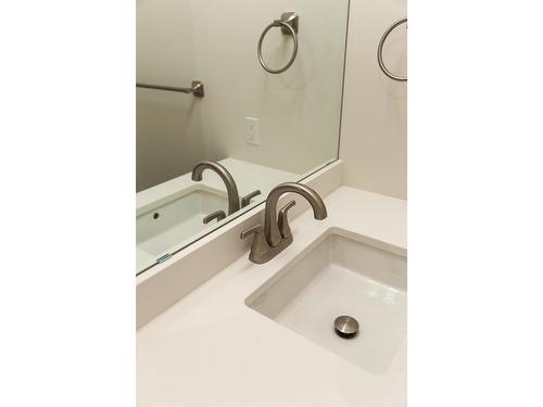 2044 Golden Eagle Drive, Sparwood, BC - Indoor Photo Showing Bathroom