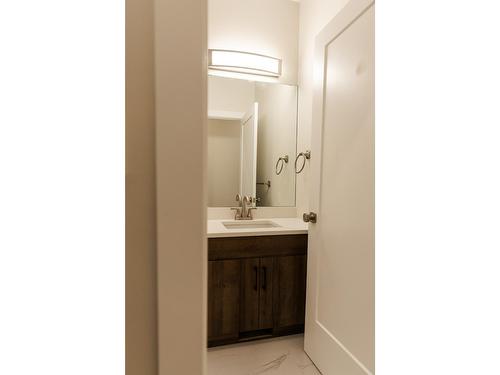2044 Golden Eagle Drive, Sparwood, BC - Indoor Photo Showing Bathroom