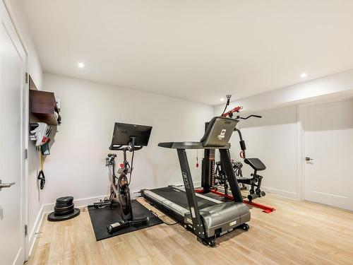 Exercise room - 316 Rue Narbonne, Sainte-Julie, QC - Indoor Photo Showing Gym Room