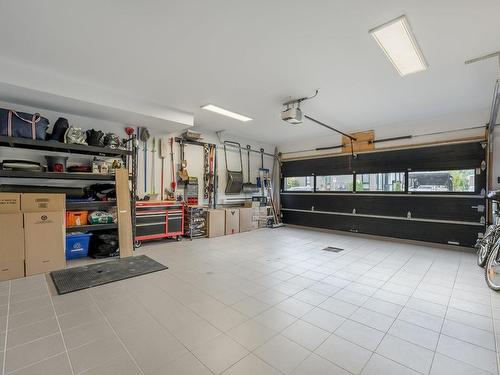 Garage - 316 Rue Narbonne, Sainte-Julie, QC - Indoor Photo Showing Garage