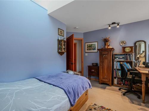 220 Irene Rd, Quadra Island, BC - Indoor Photo Showing Bedroom
