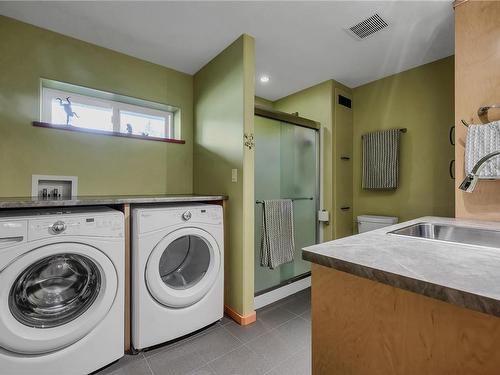 220 Irene Rd, Quadra Island, BC - Indoor Photo Showing Laundry Room