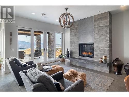 458 Trestle Ridge Drive, Kelowna, BC - Indoor Photo Showing Living Room With Fireplace