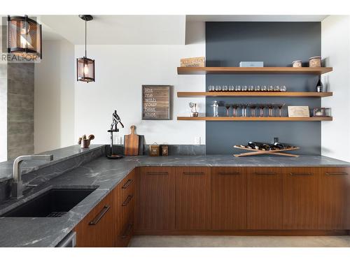 458 Trestle Ridge Drive, Kelowna, BC - Indoor Photo Showing Kitchen