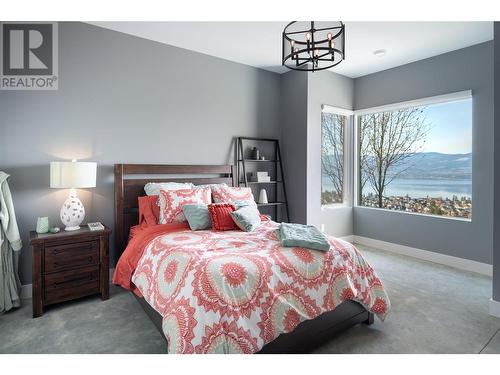 458 Trestle Ridge Drive, Kelowna, BC - Indoor Photo Showing Bedroom