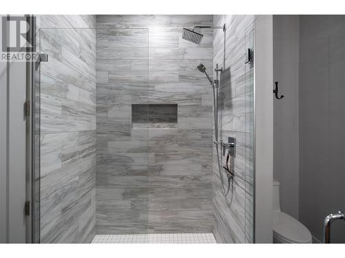 458 Trestle Ridge Drive, Kelowna, BC - Indoor Photo Showing Bathroom