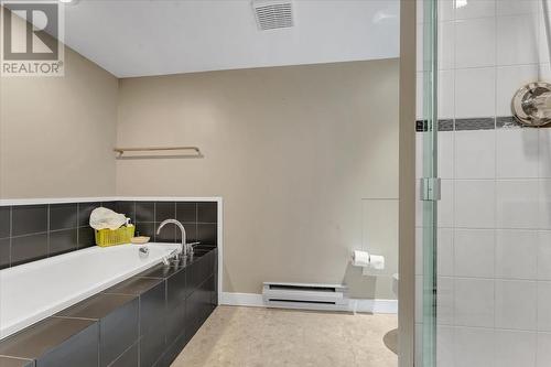 118 Stevens Drive, West Vancouver, BC - Indoor Photo Showing Bathroom