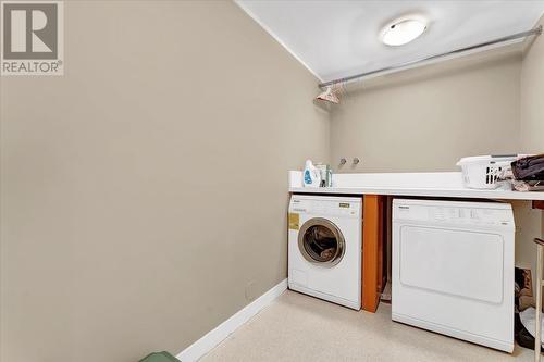118 Stevens Drive, West Vancouver, BC - Indoor Photo Showing Laundry Room
