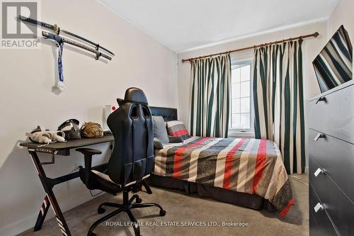 8697 Pawpaw Lane, Niagara Falls, ON - Indoor Photo Showing Bedroom