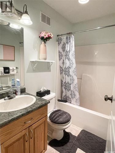 39 Morin Crescent, Meadow Lake, SK - Indoor Photo Showing Bathroom