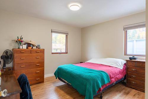 416 Olivia Crescent, Trail, BC - Indoor Photo Showing Bedroom