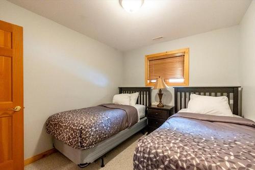 5328 Highline Drive, Fernie, BC - Indoor Photo Showing Bedroom