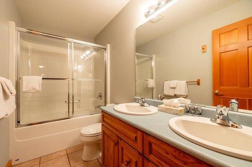 5328 Highline Drive, Fernie, BC - Indoor Photo Showing Bathroom