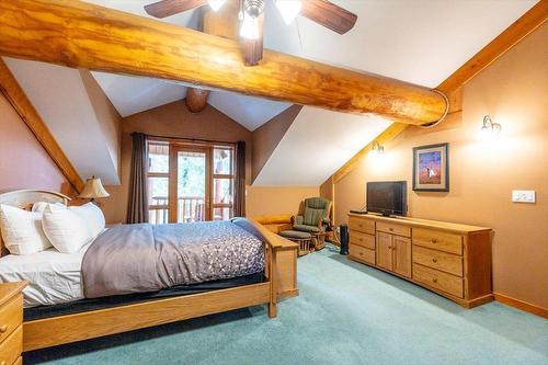 5328 Highline Drive, Fernie, BC - Indoor Photo Showing Bedroom