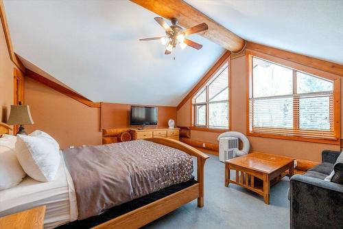 5328 Highline Drive, Fernie, BC - Indoor Photo Showing Bedroom