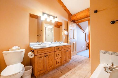 5328 Highline Drive, Fernie, BC - Indoor Photo Showing Bathroom