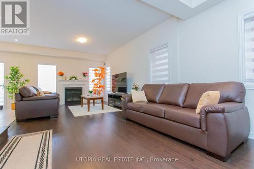 3907 Lodi Road, Burlington, ON - Indoor Photo Showing Living Room With Fireplace