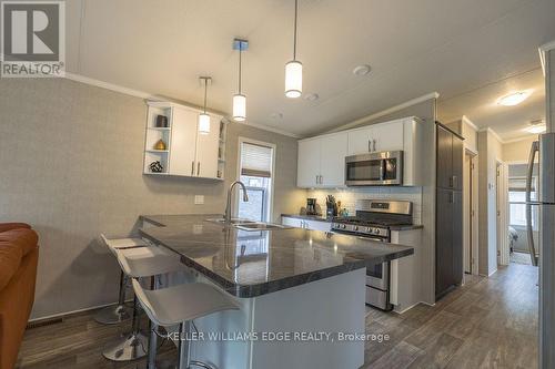 #9 Cedar -4449 Milburough Line, Burlington, ON - Indoor Photo Showing Kitchen With Upgraded Kitchen