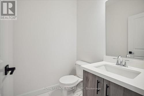 70 Beachwalk Cres, Fort Erie, ON - Indoor Photo Showing Bathroom