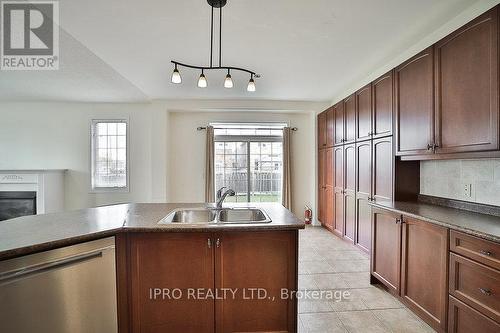 12419 Kennedy Rd, Caledon, ON - Indoor Photo Showing Kitchen With Double Sink