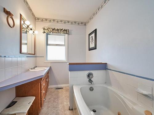 150 Corfield St North, Parksville, BC - Indoor Photo Showing Bathroom