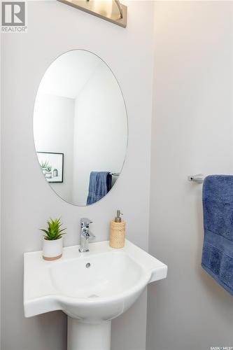 278 Schmeiser Bend, Saskatoon, SK - Indoor Photo Showing Bathroom