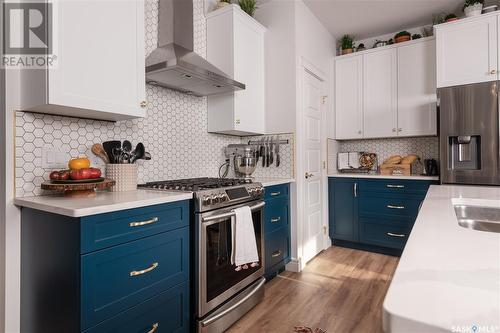 298 Schmeiser Bend, Saskatoon, SK - Indoor Photo Showing Kitchen With Stainless Steel Kitchen With Double Sink With Upgraded Kitchen