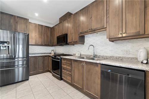 30 Times Square Boulevard|Unit #37, Stoney Creek, ON - Indoor Photo Showing Kitchen With Double Sink