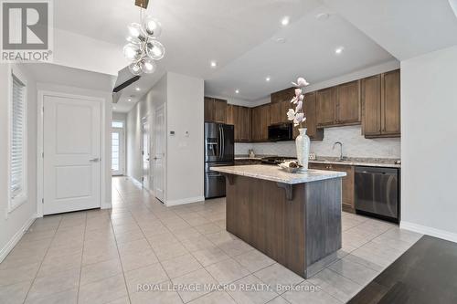 37 - 30 Times Square Boulevard, Hamilton, ON - Indoor Photo Showing Kitchen With Upgraded Kitchen