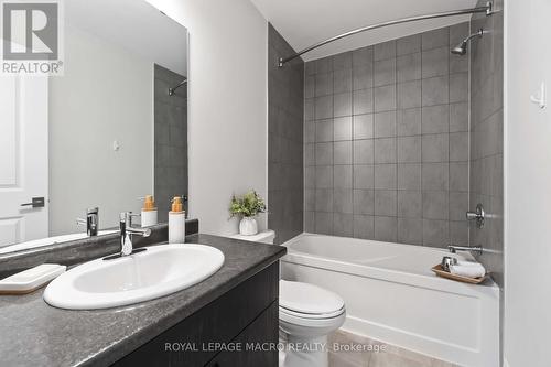 37 - 30 Times Square Boulevard, Hamilton, ON - Indoor Photo Showing Bathroom