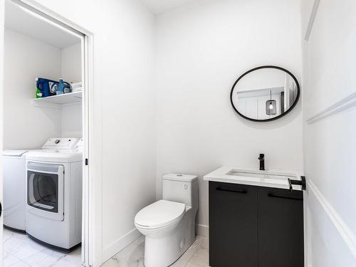 Powder room - 45 Rue Jacques-Cartier S., Saint-Jean-Sur-Richelieu, QC - Indoor Photo Showing Laundry Room
