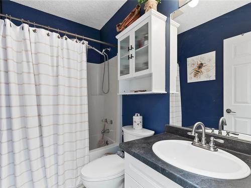 102-154 Middleton Ave, Parksville, BC - Indoor Photo Showing Laundry Room