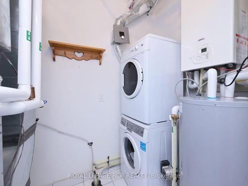 301-69 Boyne St, New Tecumseth, ON - Indoor Photo Showing Laundry Room