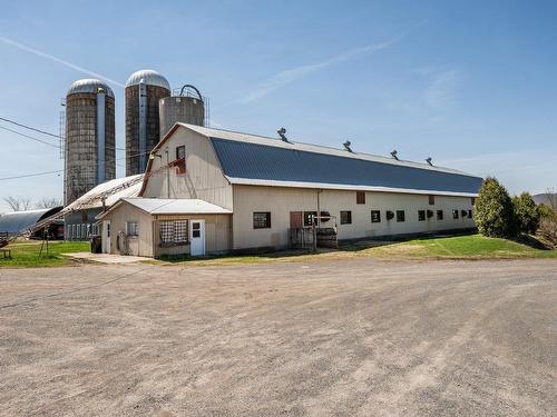 Barn - 48 1Er Rang E., Sainte-Cécile-De-Milton, QC 