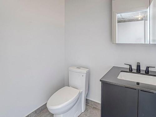 Powder room - 109-4240 Rue Augustin-Frigon, Montréal (Rosemont/La Petite-Patrie), QC - Indoor Photo Showing Bathroom