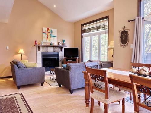 Salon - 1691 Ch. Du Golf, Mont-Tremblant, QC - Indoor Photo Showing Living Room With Fireplace