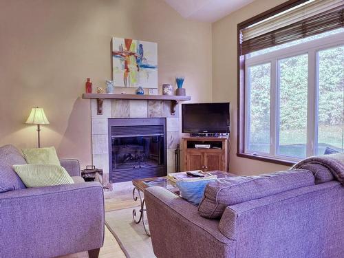 Living room - 1691 Ch. Du Golf, Mont-Tremblant, QC - Indoor With Fireplace