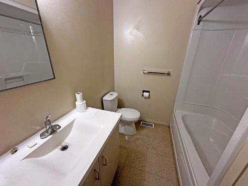 379 Hwy 582, Hurkett, ON - Indoor Photo Showing Bathroom