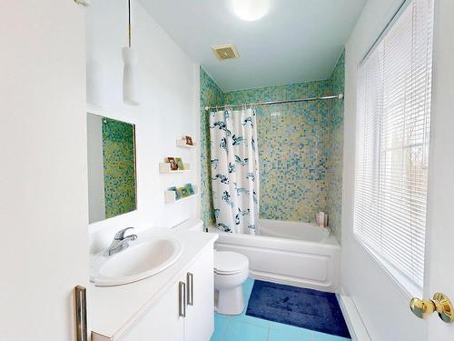Bathroom - 16425 Rue De L'Esplanade, Mirabel, QC - Indoor Photo Showing Bathroom