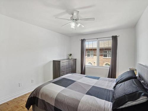 Master bedroom - 3A-7016 Rue Marie-Rollet, Montréal (Lasalle), QC - Indoor Photo Showing Bedroom