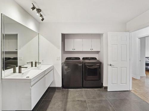 Bathroom - 3A-7016 Rue Marie-Rollet, Montréal (Lasalle), QC - Indoor Photo Showing Laundry Room