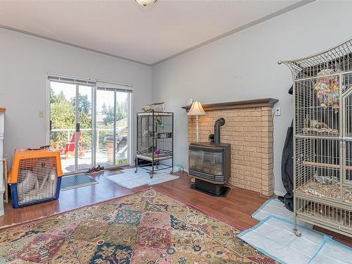 6006 Sunset Rd, Nanaimo, BC - Indoor With Fireplace